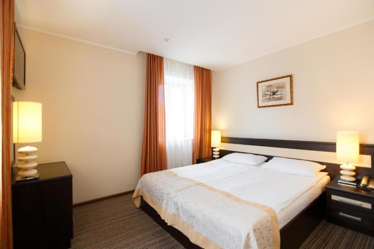 Optima Kropyvnytskyi Hotel Buitenkant foto