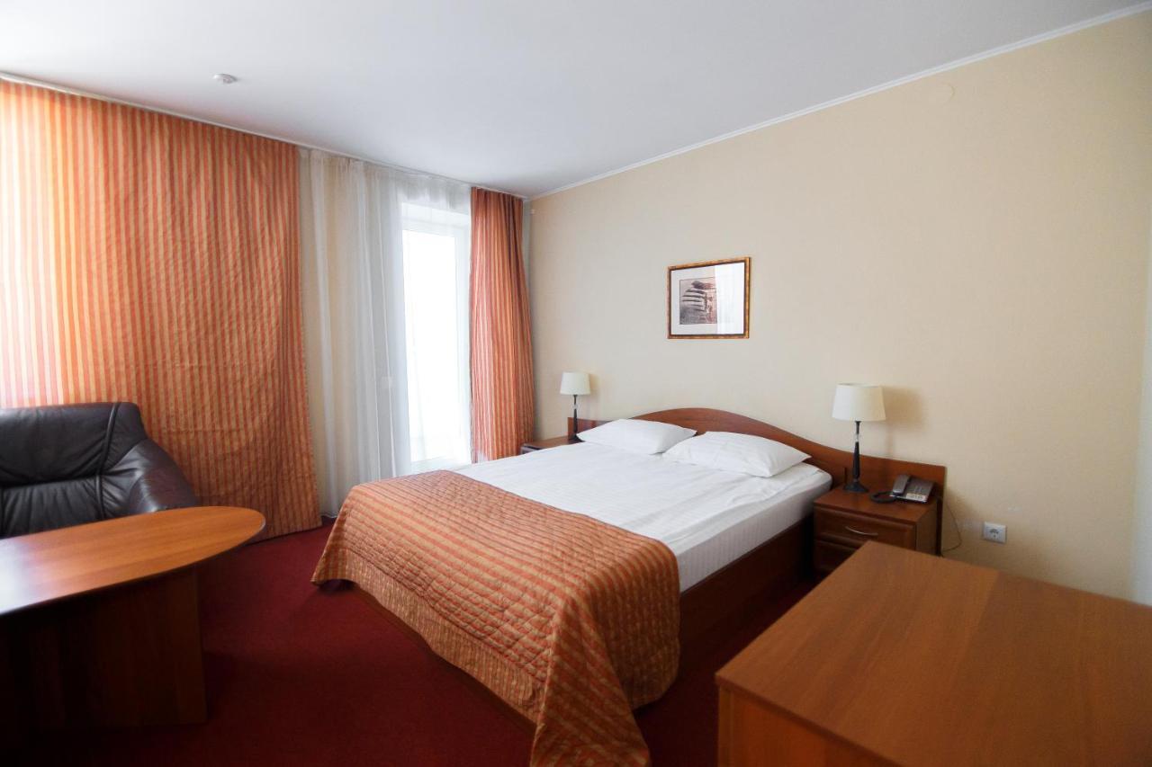 Optima Kropyvnytskyi Hotel Buitenkant foto