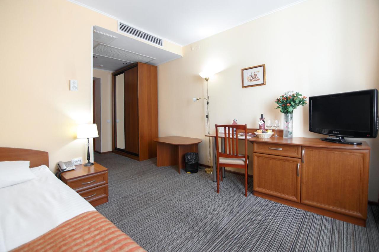 Optima Kropyvnytskyi Hotel Buitenkant foto
