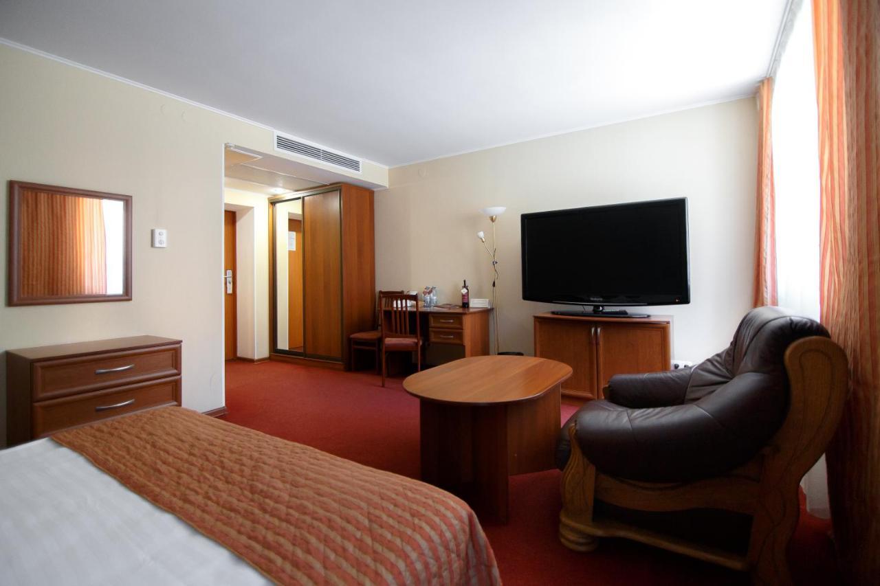 Optima Kropyvnytskyi Hotel Buitenkant foto