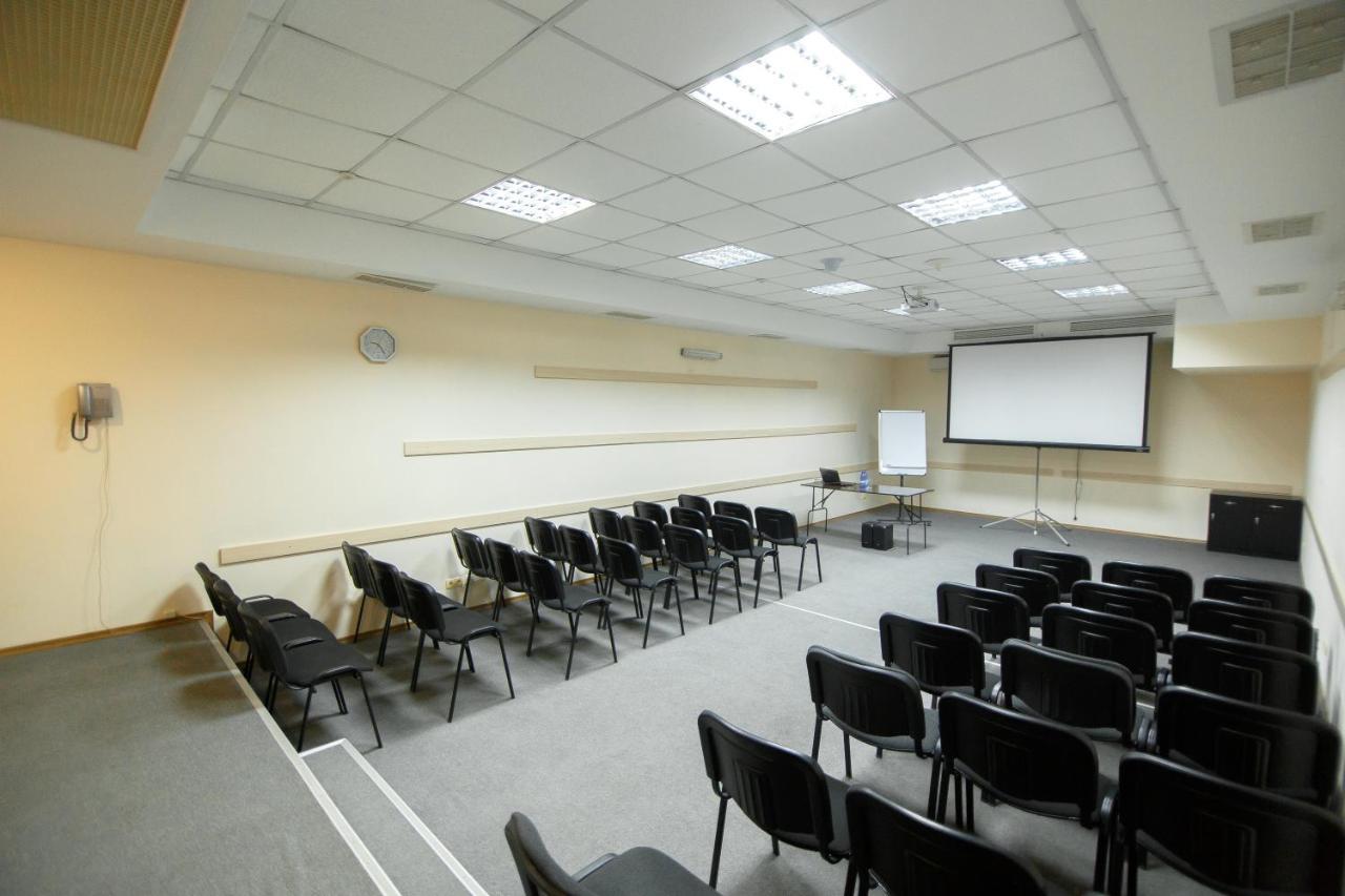 Optima Kropyvnytskyi Hotel Buitenkant foto